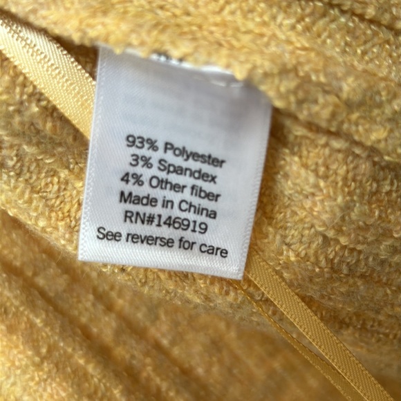 SO - Cropped Cardigan - Picture 7 of 9